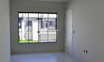 Imagem 2: Casa à Venda no loteamento Dom Geraldo, em Tijucas/SC. Conta com 3 dormitórios, living int