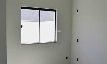 Imagem 4: Casa à Venda no loteamento Dom Geraldo, em Tijucas/SC. Conta com 3 dormitórios, living int