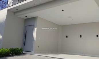 Imagem 2: Sobrado à Venda no loteamento Bosque da Mata, em Tijucas/SC. Conta com 3 dormitórios sendo