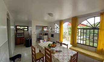 Imagem 4: Casa à Venda no Centro, em Tijucas/SC. Conta com 3 dormitórios sendo 1 suíte, sala e cozin