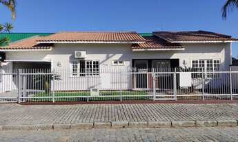 Imagem: Casa à Venda no Centro de Tijucas/SC. Conta