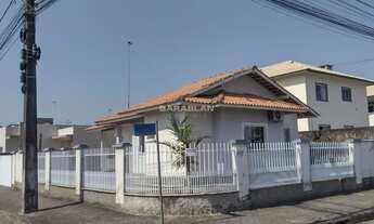 Imagem 2: Esta procurando uma Casa com pátio extenso? Essa pode ser sua!!!