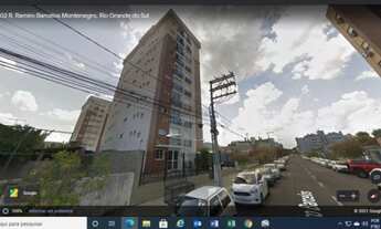 Imagem 4: No Centro, apartamento com pátio privativo