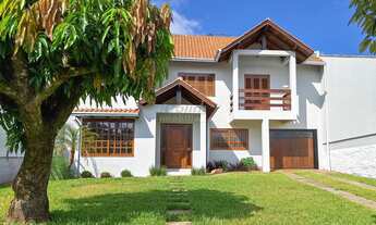 Imagem: Ampla Residência, em ótima localização