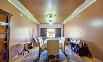 Imagem 3: Casa Espaçosa no Centro de Pareci Novo com 220m² e Amplo Terreno de 1.200m²