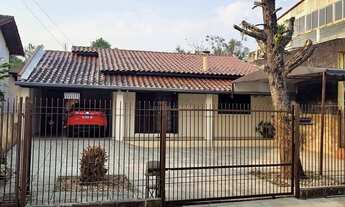 Imagem: Imóvel com churrasqueira e lareira à venda