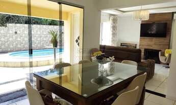 Imagem: Imóvel com Piscina e Energia Fotovoltáica