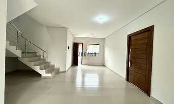 Imagem: Sobrado geminado novo em condomínio com