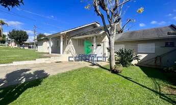 Imagem: Casa com 4 Dormitorio(s) localizado(a) no