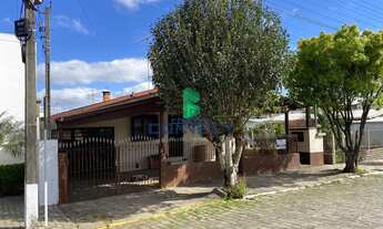 Imagem 2: Casa com 5 Dormitorio(s) localizado(a) no bairro Primeiro de Maio em Farroupilha / Rio G