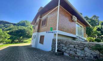 Imagem 2: Casa com 4 Dormitorio(s) localizado(a) no bairro Desvio Blauth em Farroupilha / Rio Grand