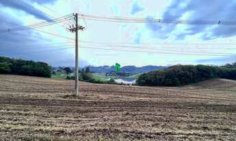 Imagem 2: Excelente área de terras de 2 hectares com frente para asfalto