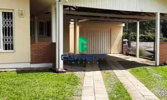 Imagem: Ampla Casa com 3 Dormitórios e Grande Pátio