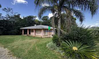 Imagem 4: Encantadora CHÁCARA a venda com CASA de 3 dormitórios e área para plantio