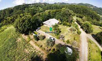 Imagem: Encantadora CHÁCARA a venda com CASA de