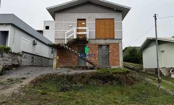 Imagem: Casa de 2 pavimentos à venda em Farroupilha