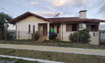 Imagem: Belíssima Casa de Esquina no Bairro Primeiro