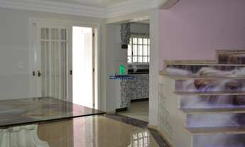 Imagem 5: Bela e ampla residência, com piscina, muito bem localizada na Av. França no bairro Bela Vi