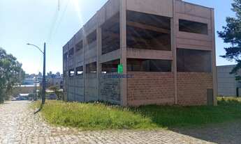 Imagem: Pavilhão em excelente localização próximo