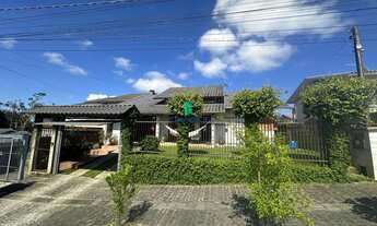 Imagem: Casa semimobiliada com churrasqueira em