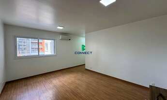 Imagem 2: Apartamento amplo e totalmente reformado no coração da cidade!