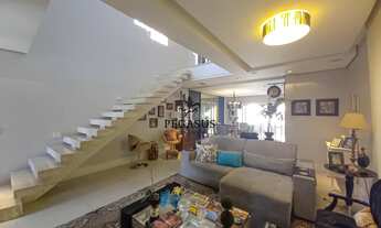 Imagem 3: Sobrado Belíssimo, 3 dormitórios, 1 suítes, 3 banheiro, 2 vagas na garagem, 251M² de Área