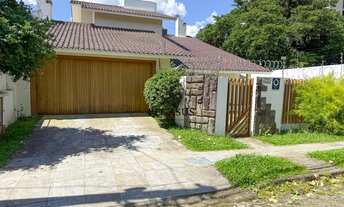 Imagem 2: Casa Espetacular, 4 dormitórios, 1 suítes, 3 banheiro, 2 vagas na garagem, 394M² de Área C