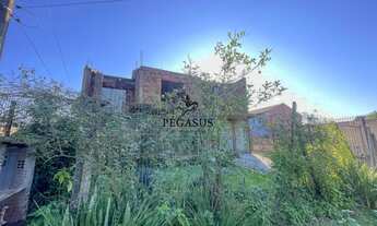 Imagem 3: Construção Inacabada, 5 dormitórios, 1 suítes, 5 banheiro, 2 vagas na garagem, 341M² de Ár