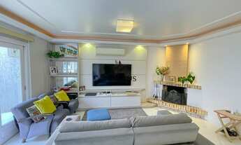 Imagem 3: COM PISCINA, 4 dormitórios, 1 suítes, 3 banheiro, 2 vagas na garagem, 210M² de Área Constr