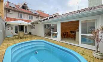 Imagem 7: COM PISCINA, 4 dormitórios, 1 suítes, 3 banheiro, 2 vagas na garagem, 210M² de Área Constr