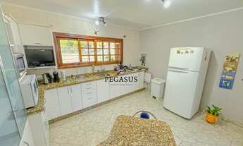 Imagem: Casa de 280m² com 4 Dormitórios com Piscina