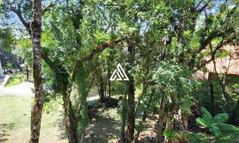 Imagem 2: Linda casa de 250 m², com 3 suítes em amplo terreno de 424,51 m² no condomínio Vista do Ce