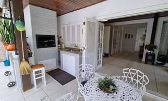 Imagem: Linda casa 05 dormitórios, sendo 01 suíte