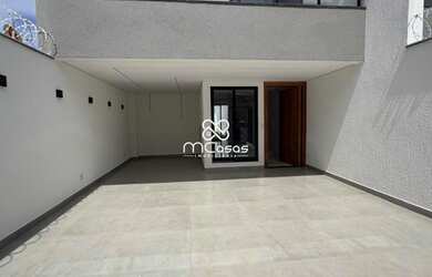 Imagem 2: Casa Geminada Moderna com 160 m², Projeto Sofisticado e Sustentável no Bairro Espírito San