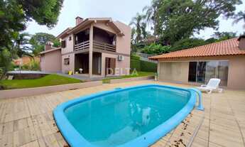 Imagem: Casa no Vila Nova com Amplo Terreno e Piscina