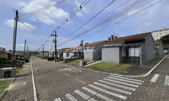 Imagem 3: Casa à venda em condomínio com 2 dormitórios e 2 vagas de garagem no Bairro Santo Afonso