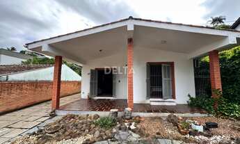 Imagem: Casa plana com 02 dormitórios, 04 vagas
