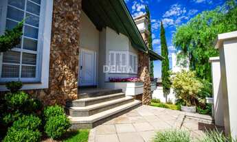 Imagem 2: Casa À Venda, 3 Dormitórios sendo 2 Suítes, 5 Banheiros, 2 Vagas de Garagem, com 339m² - N