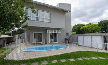 Imagem: Casa comercial e residencial, com 03 dormitórios