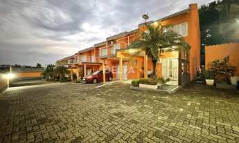 Imagem: Casa em condomínio, semimobiliada, no bairro