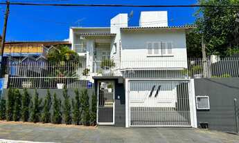 Imagem 3: Excelente Casa com 3 Dormitórios, sendo 2 suítes, pátio com Piscina e Garagem para 2 Carro