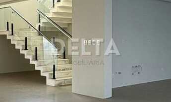 Imagem 3: Casa com 4 suítes, com 300 m² á venda no Horizon Clube Residencial