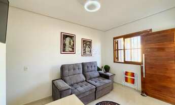 Imagem 2: Casa com 2 Quartos com pátio frente e fundos à Venda por R$ 265.000,00