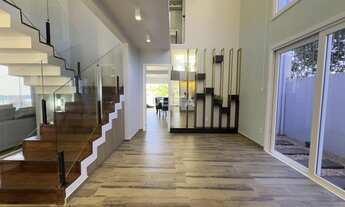 Imagem 3: Linda Casa Reformada com Vista no Ideal