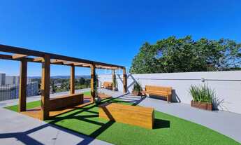 Imagem 6: Apartamento semimobiliado, com 3 quartos, sala de estar e jantar, e 1 vaga de garagem. Loc