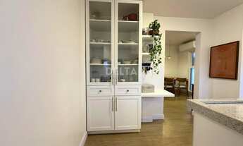 Imagem 6: Apartamento amplo, com 122m² de privativa, 03 quartos, 01 suíte, 01 vaga de garagem. Ao la