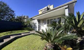 Imagem: Casa plana com 3 quartos, piscina, 2 vagas