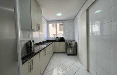 Imagem 3: Apartamento SEMIMOBILIADO, com 3 quartos, churrasqueira, terraço e vaga dupla, no Centro d