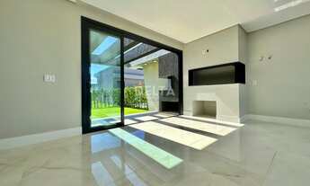 Imagem 5: Casa nova, plana, com 3 suítes, semimobiliada ,pronta para morar e condomínio com infraest