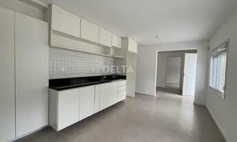 Imagem 2: Casa com 2 dormitórios (1 suíte com closet), piscina e pátio cercado